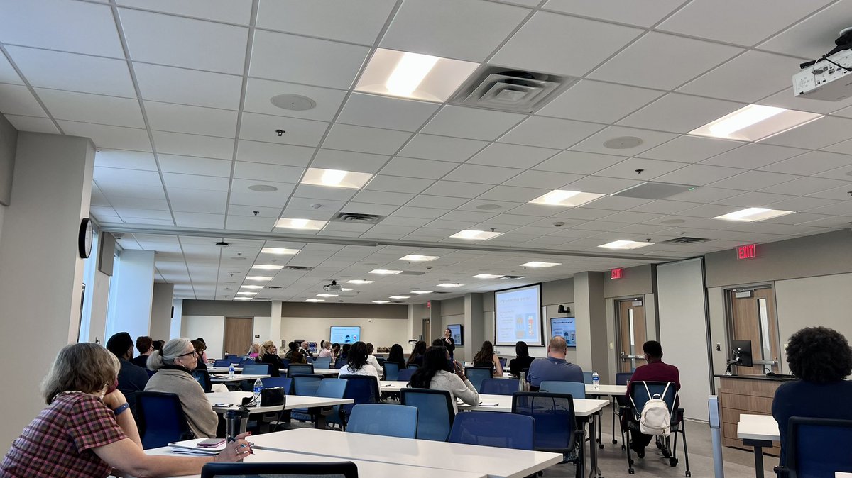 Great turnout today for the Virginia Lee Franklin Memorial Conference talking about integrative approaches to mental health. #emorynursingknows