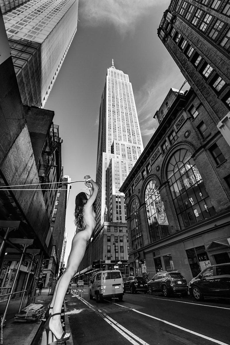 Emrizy's tweet photo. Erotic photography: Bound to New York

- Gary Breckheimer https://t.co/4DJEj0pQrz