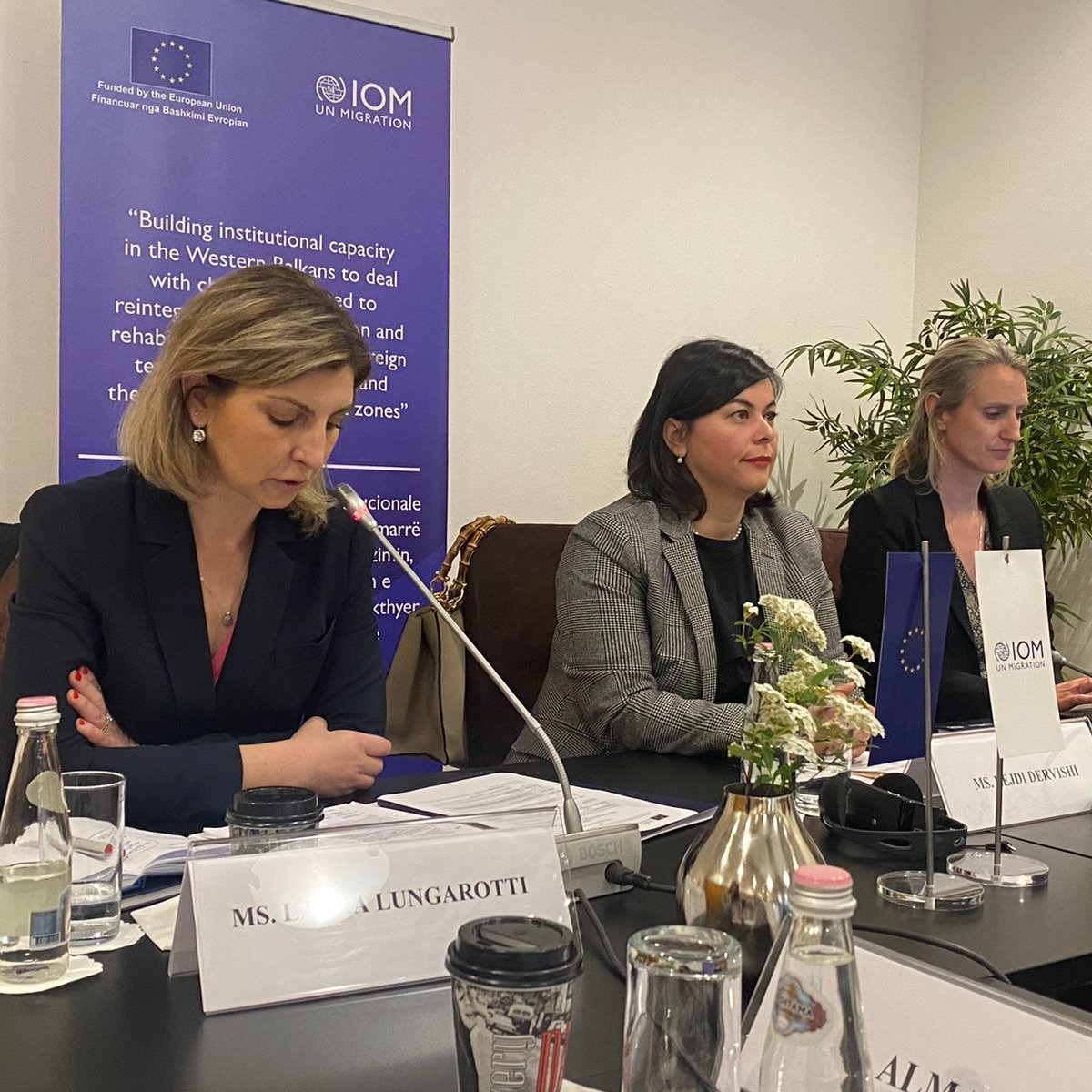 CenterCve's tweet photo. @CenterCve & ministries repres. with partners from #WBregion🇦🇱🇧🇦🇲🇪🇲🇰🇽🇰 contributed to the Regional Steering Committee of @IOMWBalkans within the #EU🇪🇺 funded project exchanging exp. on #rehabilitation #reintegration #resocialization processes & summarizing joint efforts results! https://t.co/AcXpspJQPd