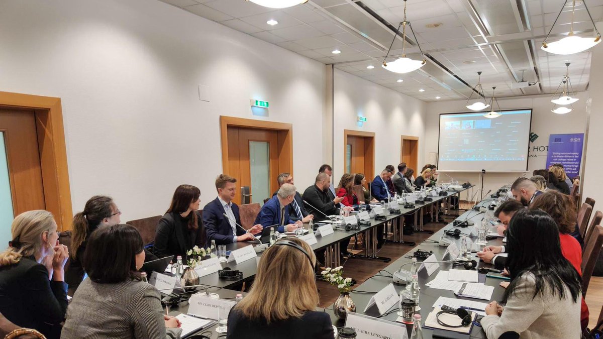 CenterCve's tweet photo. @CenterCve & ministries repres. with partners from #WBregion🇦🇱🇧🇦🇲🇪🇲🇰🇽🇰 contributed to the Regional Steering Committee of @IOMWBalkans within the #EU🇪🇺 funded project exchanging exp. on #rehabilitation #reintegration #resocialization processes & summarizing joint efforts results! https://t.co/AcXpspJQPd
