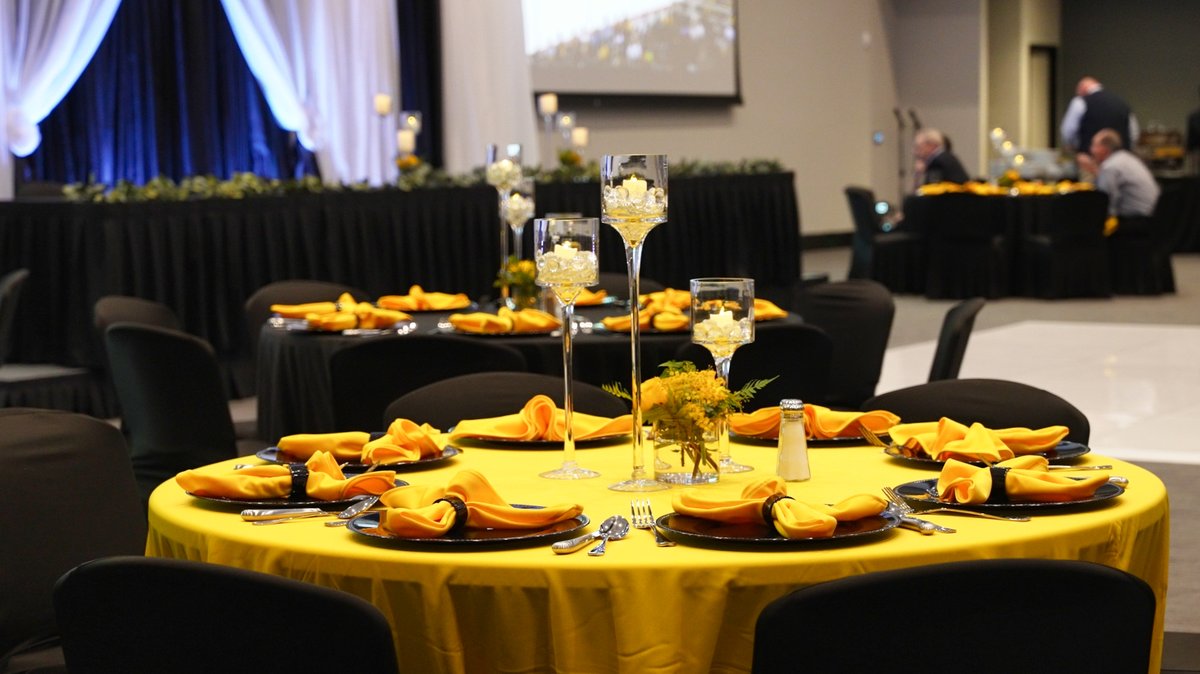 Steamfitters449's tweet photo. Learn more about our #EventsCenter and #Catering today! Whether you are celebrating a personal milestone such as a wedding or hosting a corporate event, our full service 8000 sq. ft. facility and event team are here to craft the occasion.
Learn more here:
https://t.co/waPyqZ71Ce https://t.co/zTTDrSDecK