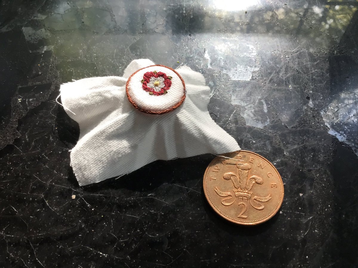 Amelie has finished her #tinydesignchallenge for this week - it did take longer than 60 mins though 😬
It had to be a Tudor rose of course 😉
<a href="/WeAreYetiMedia/">Yeti Television</a> @sanditoksvig