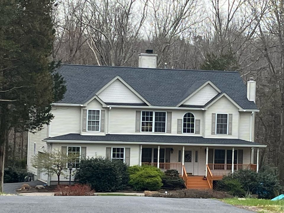 UpandAbove_NJ's tweet photo. Completed Job in Columbia NJ This roof was re-done in GAF Timberline HDZ - Charcoal... https://t.co/v6our6KOdP https://t.co/VZeg4cguUf