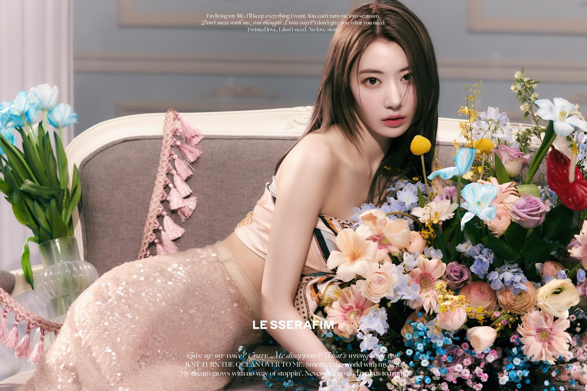 39_sakku_chan's tweet photo. 우리의 두 번째 컨셉 포토 Vol.2 BLUE CHYPRE 공개됐다💖🌸
 
2022.05.02 6PM (KST)    
#FEARLESS
📍 https://t.co/uean3kGEPZ

#LE_SSERAFIM #르세라핌
#SAKURA #사쿠라 https://t.co/pLyFOmjBIU