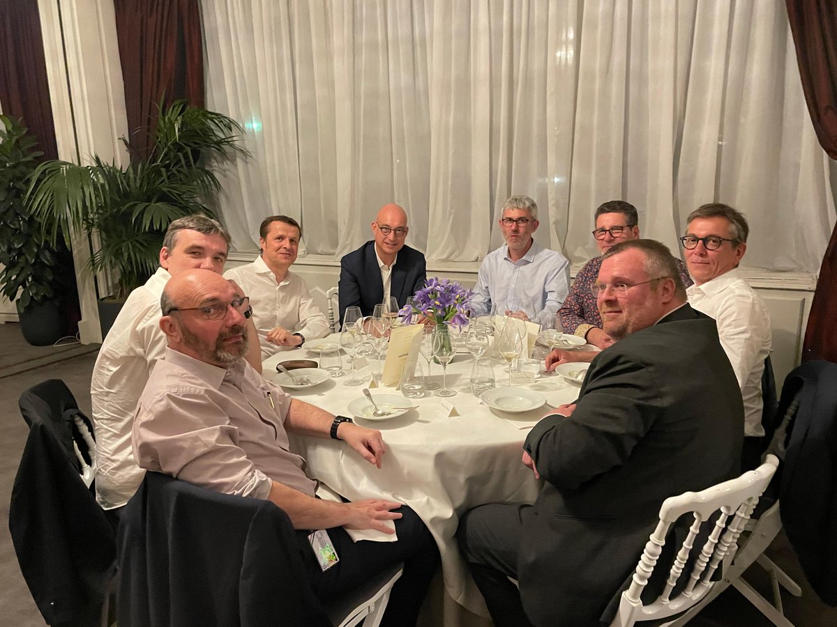 [Exec dinner 2022] Qui peut mieux parler de nos solutions si ce n’est nos ambassadeurs ? Nos clients sont les premiers acteurs de notre réussite 😊 

Merci à <a href="/foncia/">FONCIA</a>, <a href="/sagemcom/">Sagemcom</a> et au service du premier ministre pour vos #retourdexperiences !

#execdinner  #customersuccess
