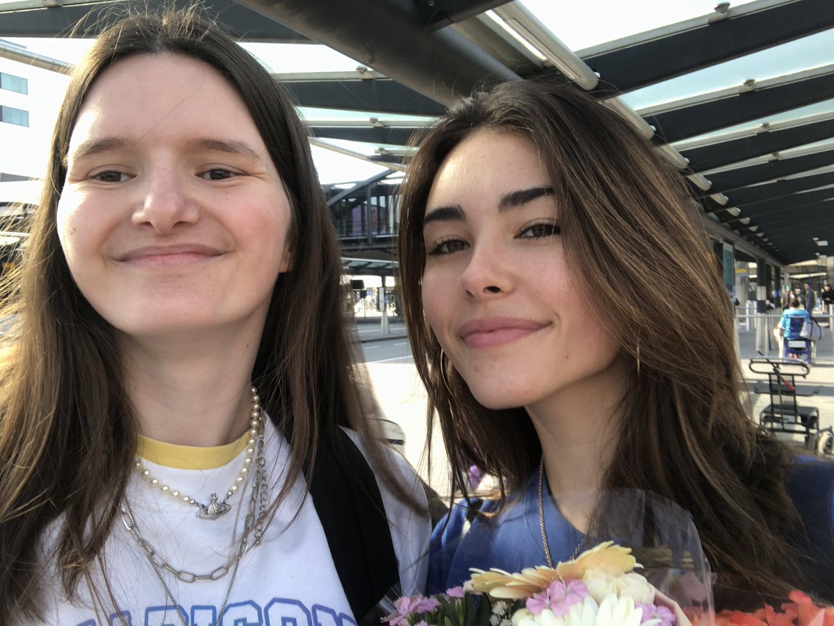 ftwrmeb's tweet photo. SHE IS AN ANGEL. THE SWEETEST ANGEL https://t.co/l54V5LXgbn