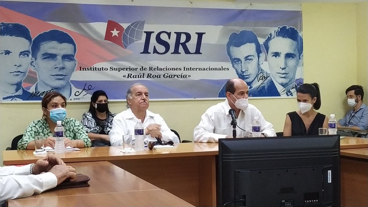 En estos momentos, se realiza en el <a href="/ISRICuba/">Universidad de Relaciones Internacionales. Cuba</a> inauguración como subsede de la #FILHCUBA2022, con un panel sobre la vida y obra del embajador mexicano 🇲🇽 Gilberto Bosques, quién fuera un gran amigo de #Cuba 🇨🇺
