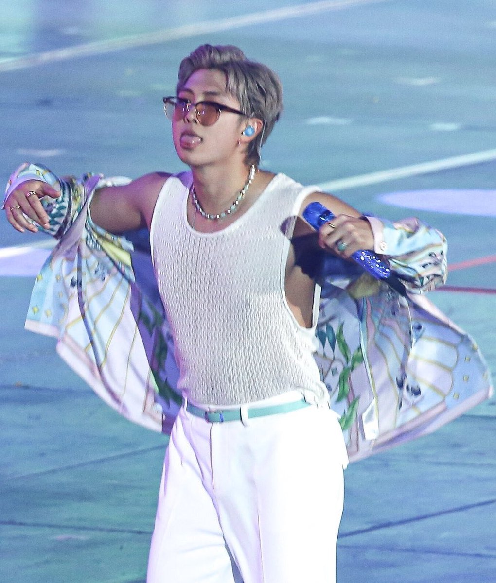 joonconcerts's tweet photo. KIM NAMJOON???? https://t.co/oDeDrmoPhe