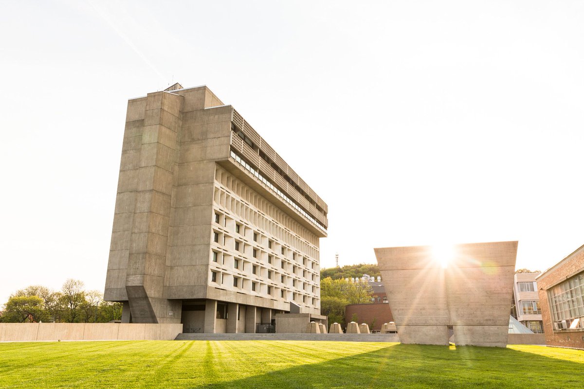 AlumniUMass's tweet photo. #UMassAmherst has an expansive Brutalist architectural heritage. These bold modernist structures stand as works of concrete art designed by some of the most distinguished architects of the 1960s-1970s.

Learn more: https://t.co/1LPgsJvTuh
Campus map here: https://t.co/K2aFSJRIIN https://t.co/Gy6wAsGKV1