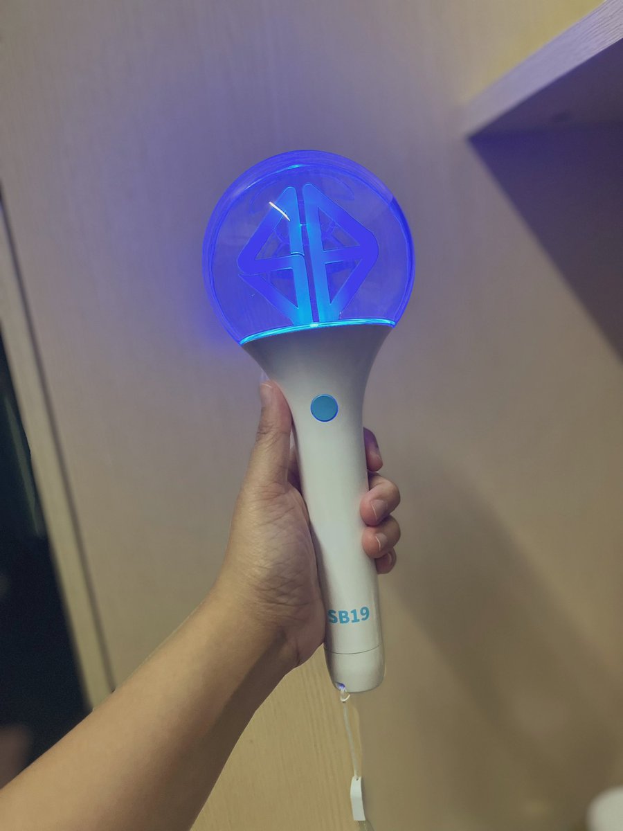 itsyonurse0918's tweet photo. Finally it’s here. Abot yung LS ko sa DDCON. 🥺🥺🥺
Thank you @SB19Official
@SB19Merch
#SB19 #PagsibolEP
Listen to #Bazinga_SB19 https://t.co/xv1KaZQZI5