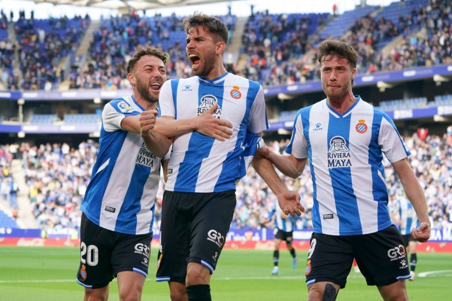 FayreLabs's tweet photo. Bringing #NFTs to @LaLiga! 🤟
 
It's no secret that we are excited about our cooperation with @RCDEspanyol ⚽️ 

Find out more about our plans for a multi-year partnership  > https://t.co/ioT86kLj9Z https://t.co/SrANEzay99