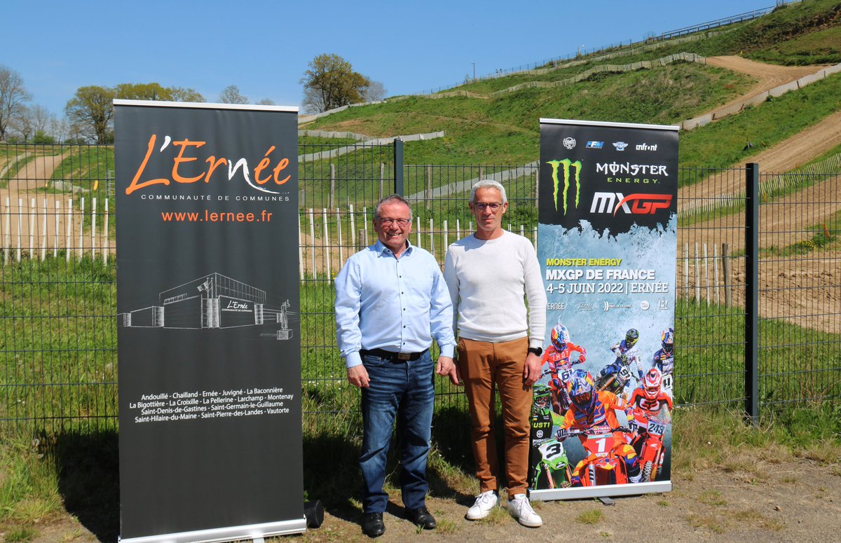 Heureux de signer avec Philippe LECOMTE la convention entre la CC de L'Ernée et le Moto Club d'Ernée pour le soutenir dans l'organisation du MXGP de France. Bravo Philippe à ses membres et aux nombreux bénévoles. Les 4 et 5 juin, c'est Moto Cross à Ernée.
