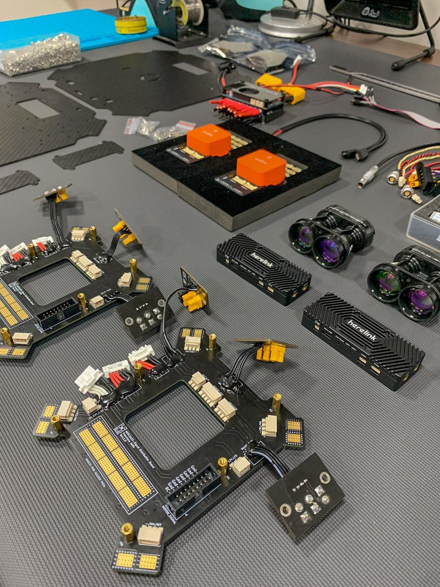 BlackSquareSAS's tweet photo. ¿Comenzamos?
.
.
.
.
#manufacturing #dron #uas #heavylifter #FelizJueves https://t.co/RDdxjj2Lcb