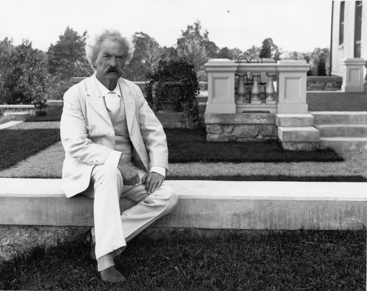 Samuel Clemens at Stormfield in 1909

Today — 112 years ago, Mark Twain passed away on April 21, 1910, at the age of 74 in his final home of Stormfield in Redding, Connecticut. 

Credit: The Mark Twain House &amp; Museum, Gift of the Samossoud Estate, 1968.

#MarkTwain #Twain