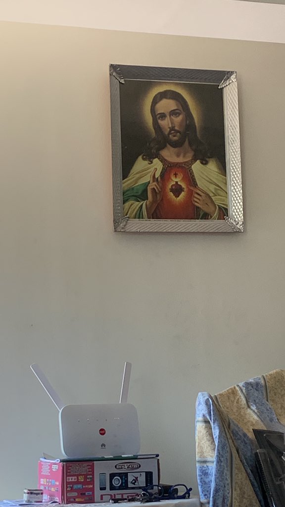 TragosGame's tweet image. Working from grandmas house feeling watched and judged the whole time 😂