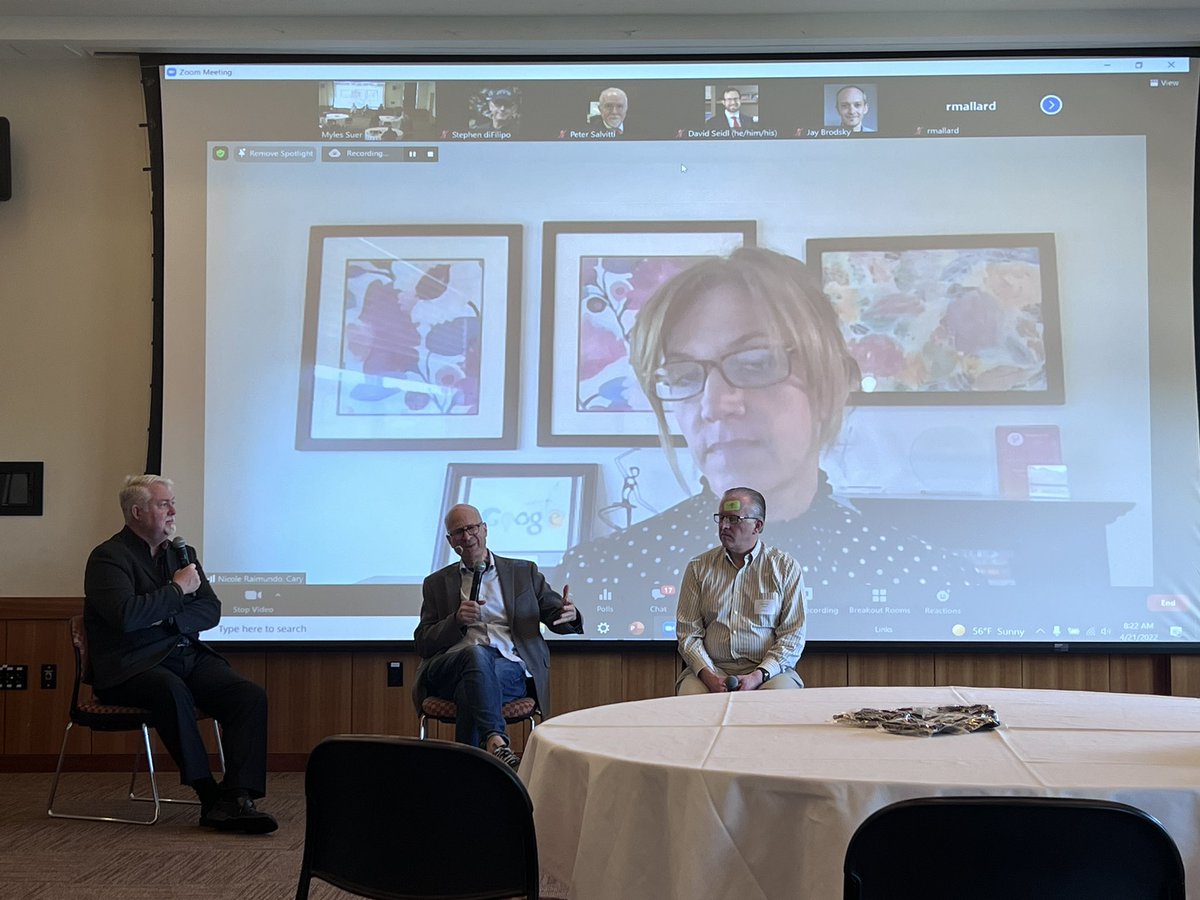 itlinchpin's tweet photo. @NRaimundo, @_jfeldman,@mcdavis10 @dhinchcliffe discussing leaderships role in the evolving workplace  #CIOchat #CIOChatLive https://t.co/WsxRblDKWS