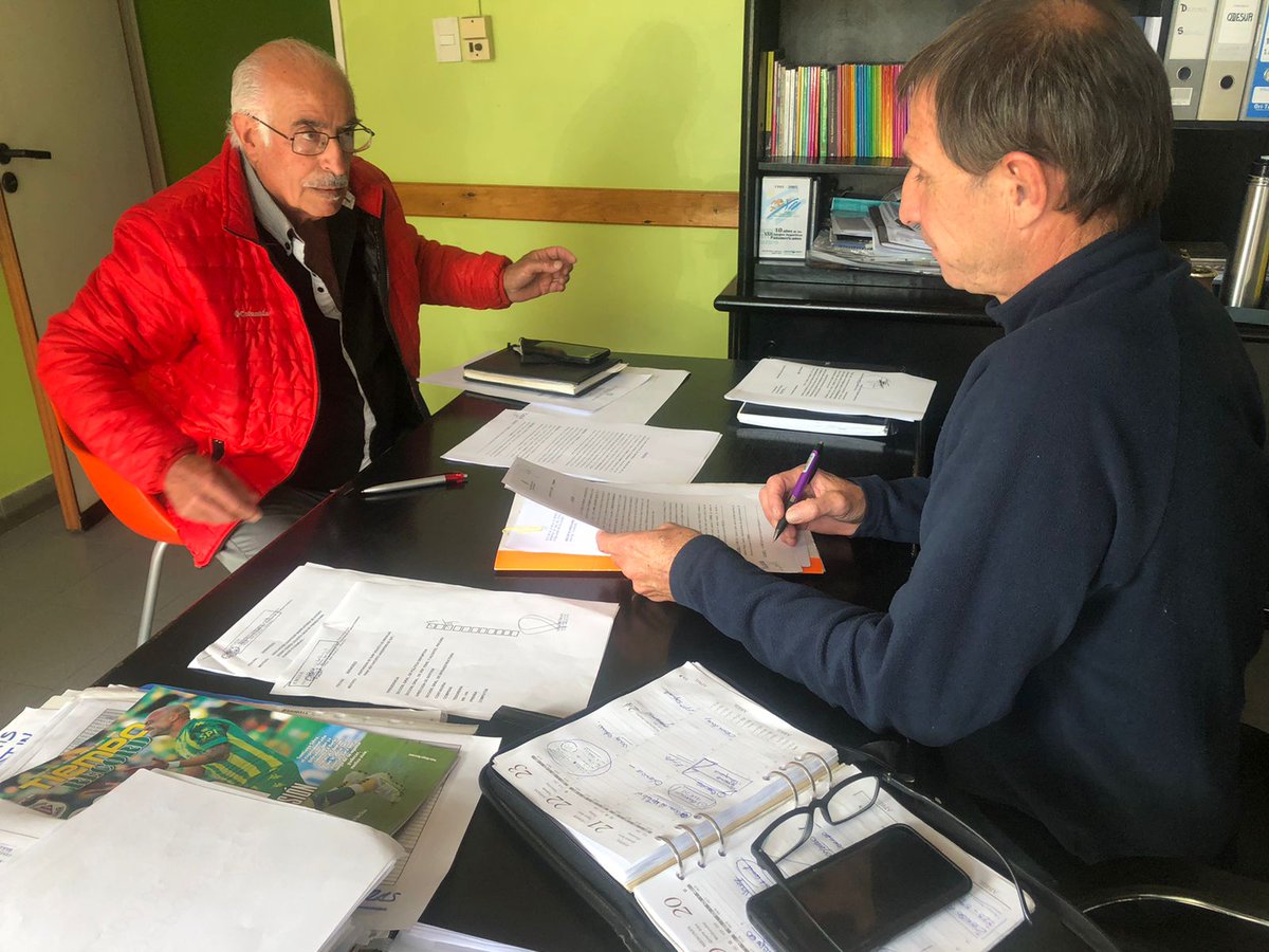 Firmando convenio  con el <a href="/circulopdmdp/">Círculo de Periodistas Deportivos MDP</a>  para uso de las instalaciones  del emder, para seguir sus acciones junto al deporte de la ciudad.<a href="/DeportesMGP/">Deportes Mar del Plata</a>