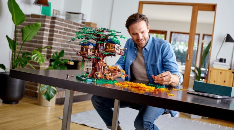 BrickFanatics's tweet photo. The LEGO Group has postponed the retirement of two of its best Ideas sets, which means just five products from the crowdsourcing theme will leave shelves in 2022.
https://t.co/aDnw0CY7b0
#LEGO #LEGOIdeas #RetiringSoon https://t.co/K6s3VLVSqK