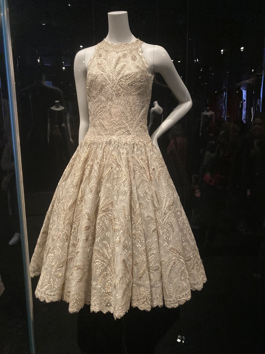 ZeitP0lterGeist's tweet photo. Gloriousness from #ngvchanel https://t.co/LHiDwU84bd