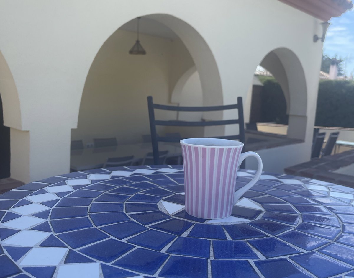 juliekentmbe's tweet image. Wherever I am in the world I need a good cup of tea! 
Fave @PGtips or @tetleyuk 

How do you take yours? 
#decaff #herbal #black

It’s teatime here in Spain 😉
@TaylormadeServ1 @CathrynHage @thevanlady @DrCWhiting 
#NationalTeaDay