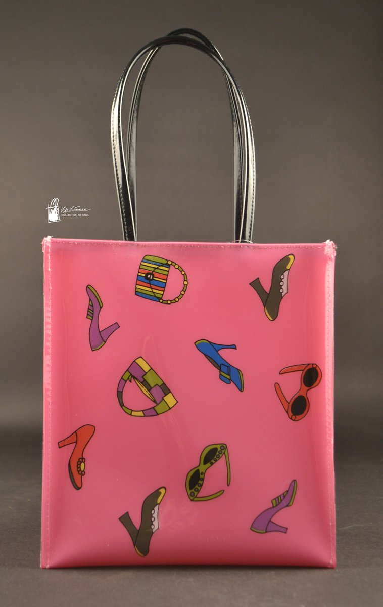 111/365: This pink plastic tote from Bloomingdale's was acquired by the Forman family in 2005. It is one of 168 Bloomingdales bags within the Lee L. Forman Collection of Bags. The collection as a whole counts 12,000 bags and bag-related items.