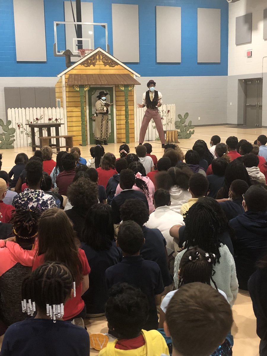 Thank you <a href="/TheDallasOpera/">Dallas Opera</a> for preforming at <a href="/LandryLonghorns/">Tom Landry Elementary School</a> Our Longhorns love seeing the great performance!! #LandryStrong <a href="/Cockerhame/">Eric Cockerham</a> @MrsReynoldsTX <a href="/ReadwithMsA/">Ms. Austin</a> <a href="/MathinThePark/">Anna Park</a>