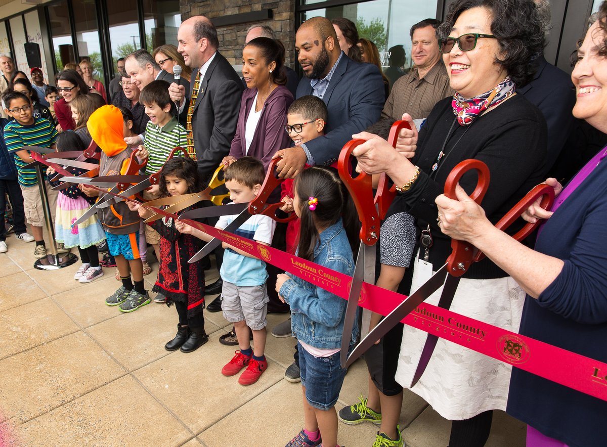 LoudounLibrary's tweet photo. Hip, hip, hooray, and happy fifth birthday to #SterlingLibrary! 🎂 It's been an honor to serve the Sterling community in this expanded location since April 2017. Here's a look back at opening day, with wishes for many more wonderful years to come. https://t.co/40yZvMJWZK