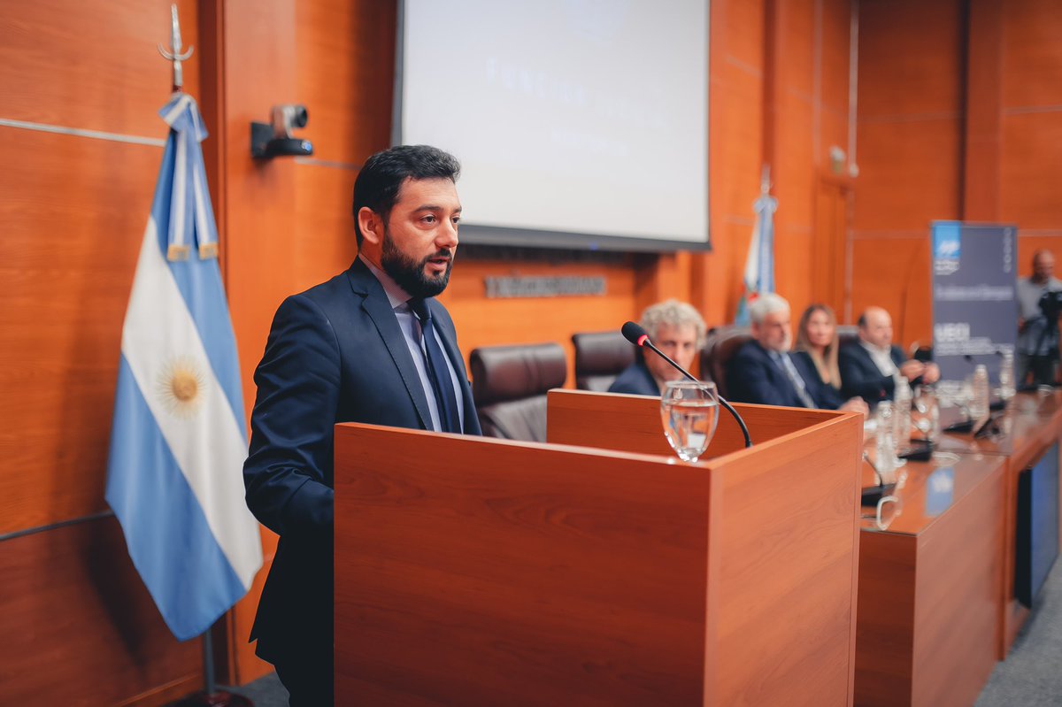 LrUeci's tweet photo. Clase final de la “Certificación en Cibercrimen y Evidencia Digital UECI” y entrega de diplomas a magistrados, funcionarios, peritos, criminalistas de las 5 circunscripciones judiciales; operadores y policía cibernética #UECI

 @QuintelaRicardo 
@DrMiguelzarate 
@santangelo_sil https://t.co/E5vw9zBAcJ