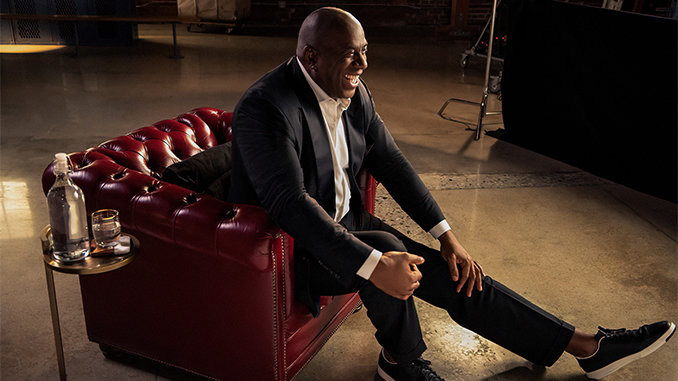 PasteMagazine's tweet image. .@ShaneRyanHere reviews the Apple TV+ series #TheyCallMeMagic, a paint-by-numbers documentary that basketball fans will still enjoy bit.ly/3k4LB4U