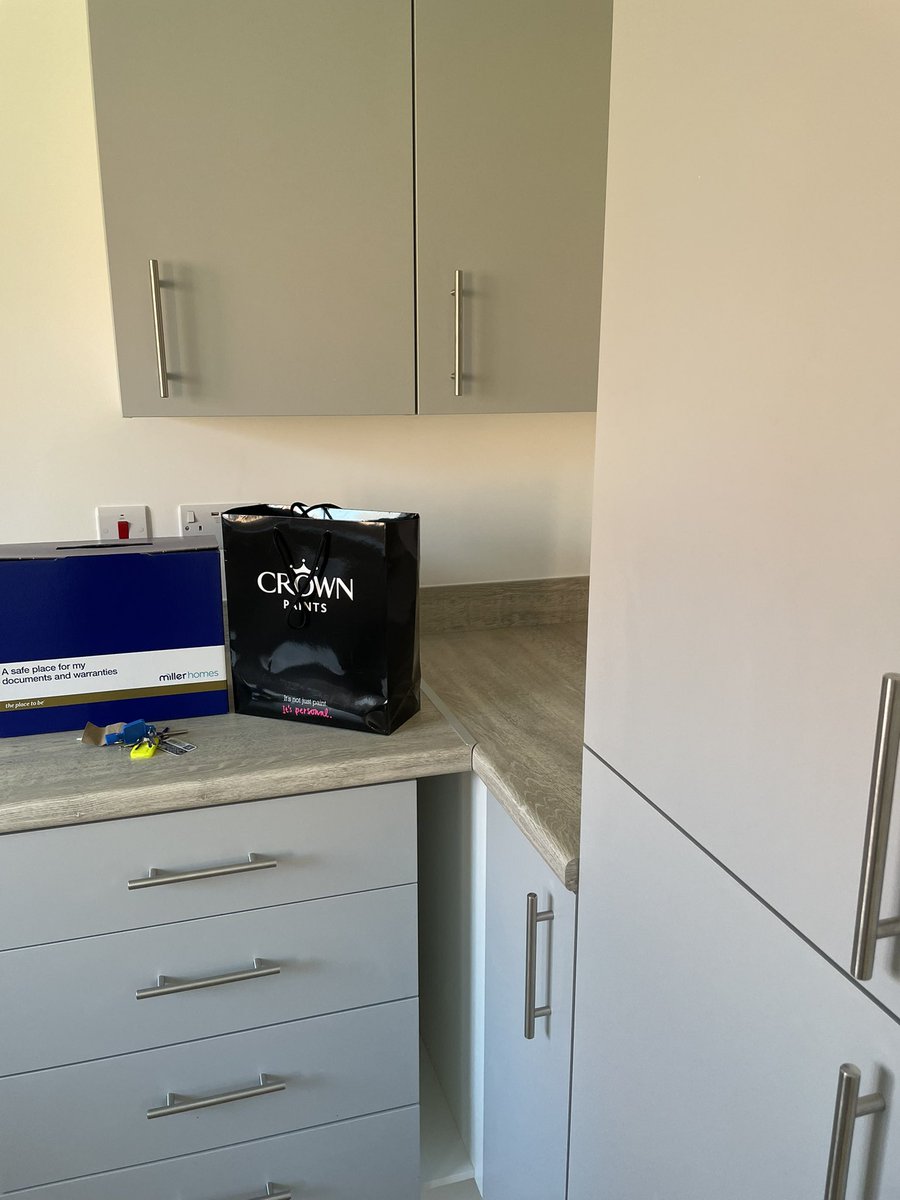 A pleasure to sign up lovely families today in Sileby. Everyone is excited to move into their new home and have a fresh start @emhhomes #newhome #keys #communities