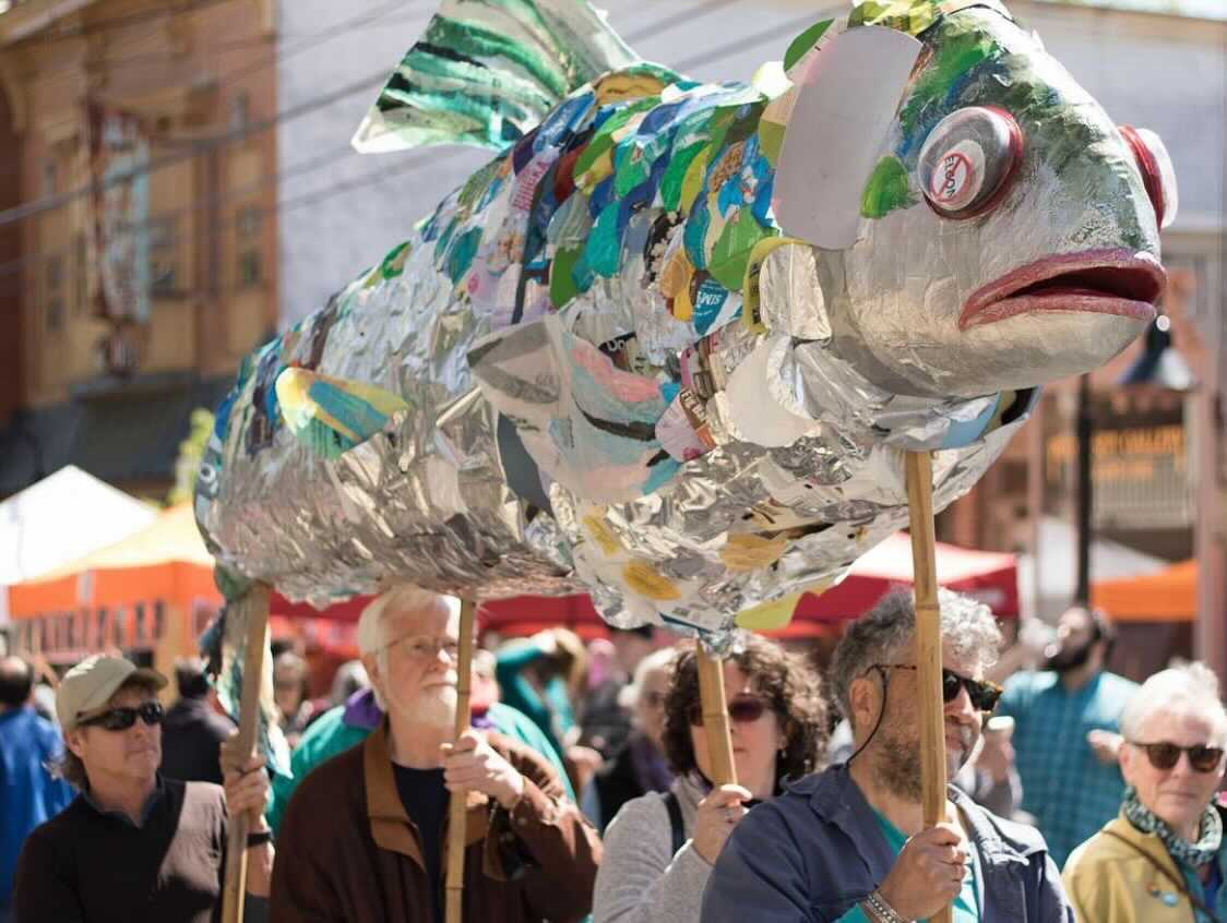 DRTLocal's tweet image. After two years, the ShadFest in Lambertville, NJ is making a return on April 23rd-24th! Here’s a look back at ShadFest 2019!👏

Who remembers the huge shad that was made out of plastic garbage to remind everyone to keep the Delaware River clean?🐟
#DRT #lambertvillenj #shadfest