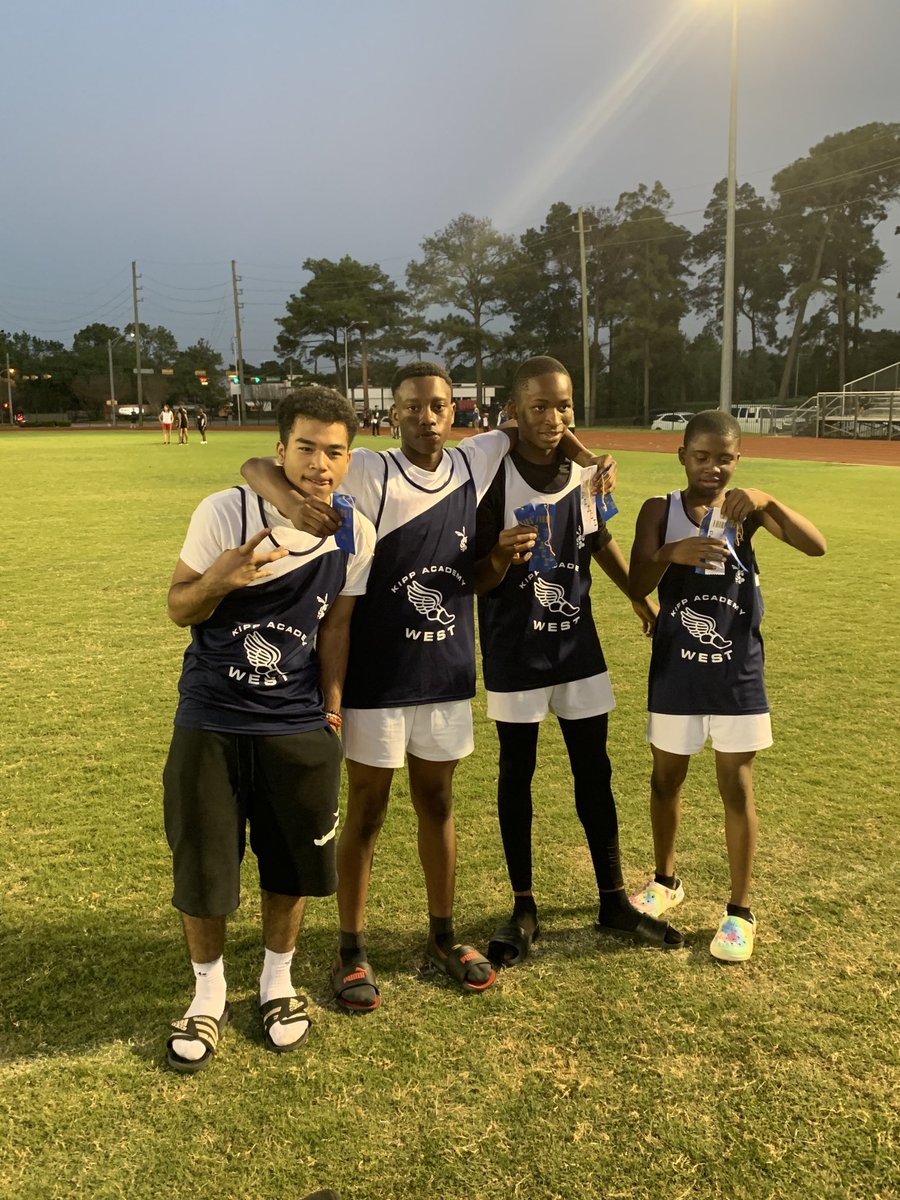 dondiga's tweet photo. KAW TRACK doing big thing ⁦@KIPP⁩ https://t.co/fWGUXgYlmD