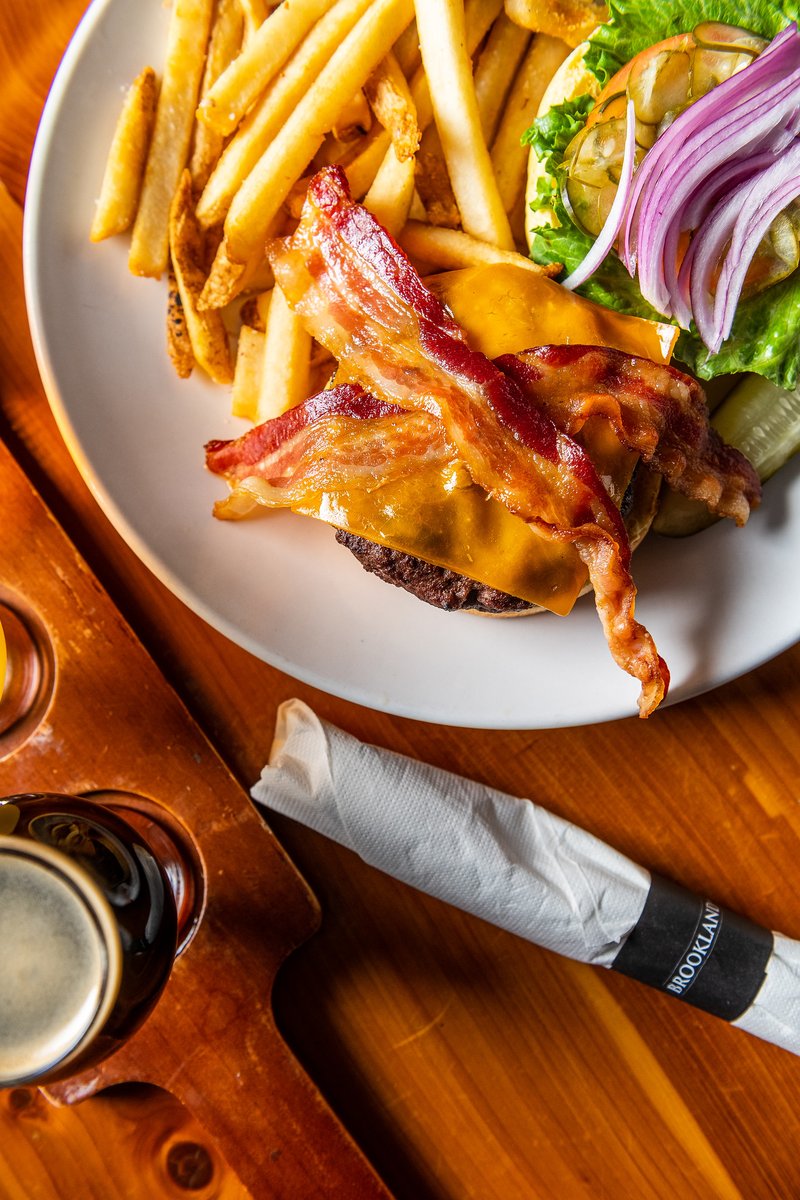 Which local draft are you ordering with this perfect Burger? 😍