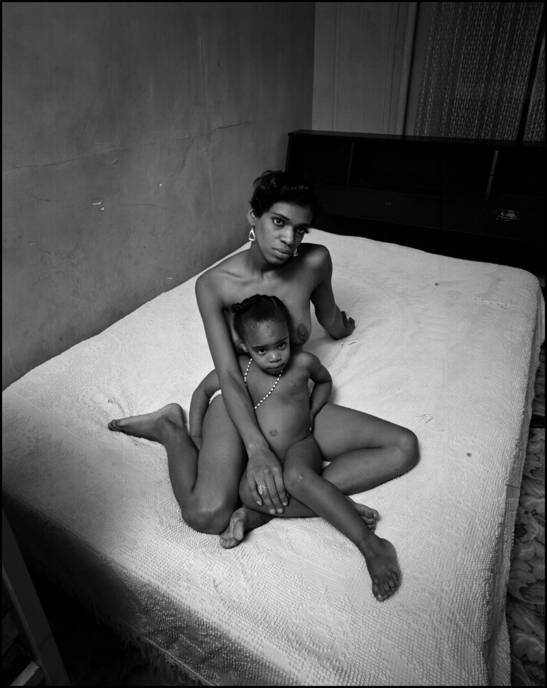 setantabooks's tweet photo. 📚 of the day: East 100th Street by Bruce Davidson | https://t.co/9sCypevrG7 https://t.co/19jyHNiRZn