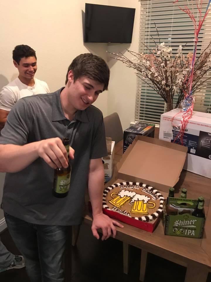 kaybmac21's tweet photo. Happy Birthday Brother, I know you’re finally at peace, chillin in the clouds 

No one can crack me the fuck up like you, I miss you bud 🧡🍃 https://t.co/KgcCWE7B7E