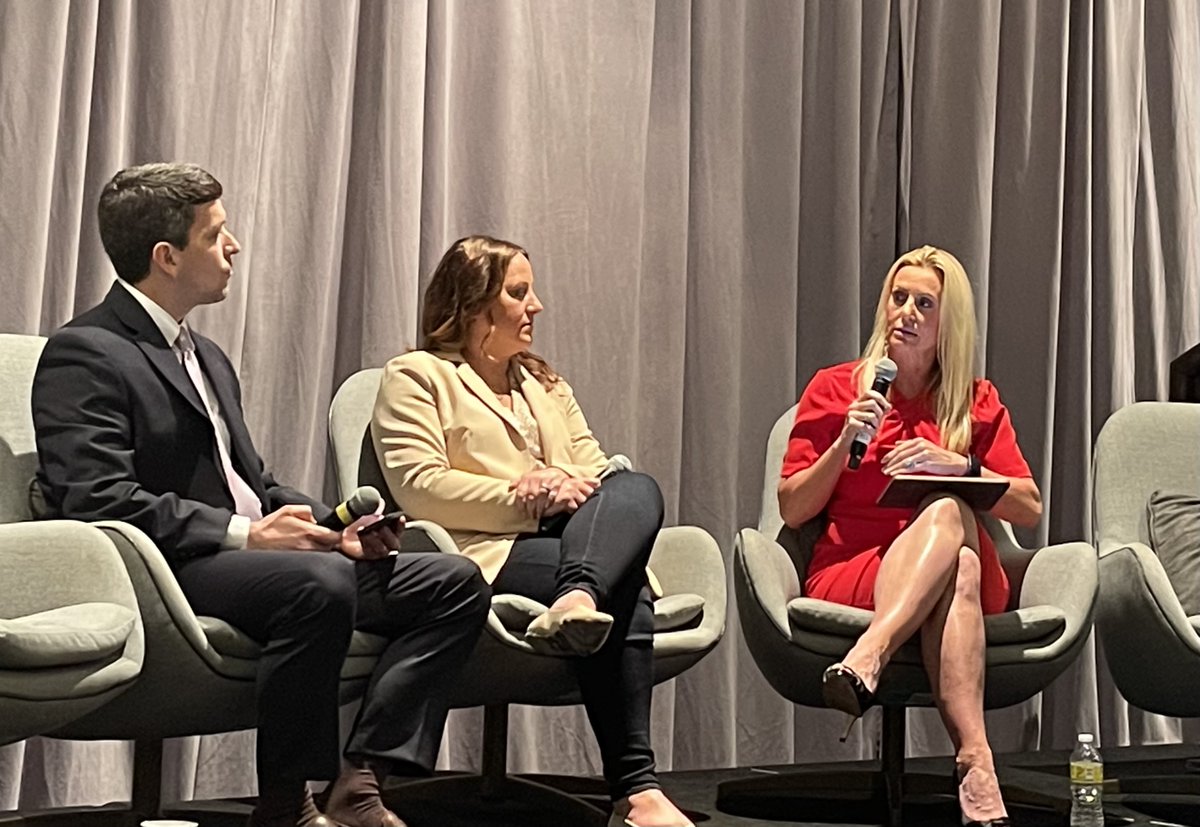 Fascinating panel at #TNHIMSS #Summit22 discussed digital transformation. @conciergeleader and <a href="/kvaldes13/">Kristen Valdes</a> shared how digital transformation needs to be prioritized, embrace disruption, standardize identity, be simple,  design to be nimble, and incorporate the patient and family.