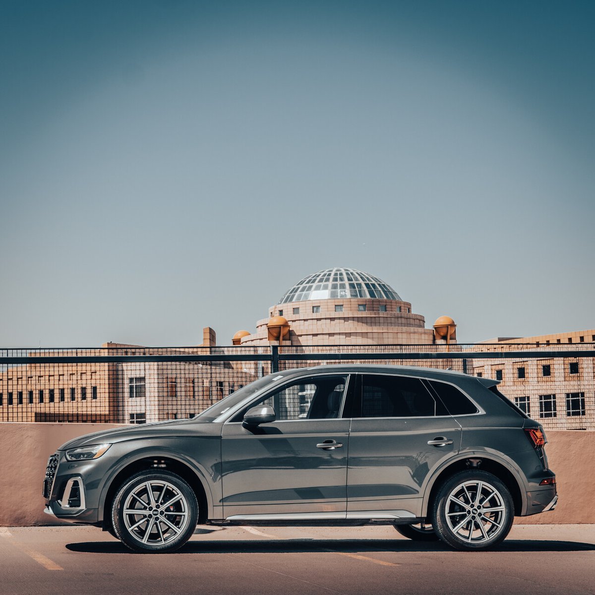 Prestige_CO's tweet photo. Check out the beautiful color combo on this 2021 @Audi #SQ5 3.0T Premium Plus quattro. The perennial favorite #DaytonaGrayPearlEffect exterior is matched with a stunning #MagmaRed Fine Nappa leather interior. Stop by Prestige to see for yourself.
Stock: P11505
☎️: 720-410-8821 https://t.co/XDRZTARSze