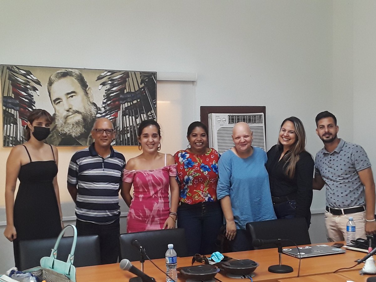 El equipo de trabajo que desarrolló el panel sobre los desafíos actuales que enfrentan la preparación de los jóvenes #CubaVive <a href="/RosarioPentn1/">Rosario Pentón</a> <a href="/GarciaSabrinaS/">Sabrina García Sánchez</a> <a href="/LeyCruzXCuba/">Ley🇨🇺❤️👩🏻‍🏫🌻💚</a> <a href="/KeylaEG72/">Keyla Estevez García</a> <a href="/turquinauta/">Rafael Cruz</a> <a href="/RosaM1984/">Rosa María Ramírez</a> <a href="/DrRobertoMOjeda/">Dr. Roberto Morales Ojeda</a> <a href="/DiazCanelB/">Miguel Díaz-Canel Bermúdez</a> <a href="/Dianely93516194/">Dianelys🇨🇺</a> <a href="/Leidys0727/">Leidys</a> #Cuba
