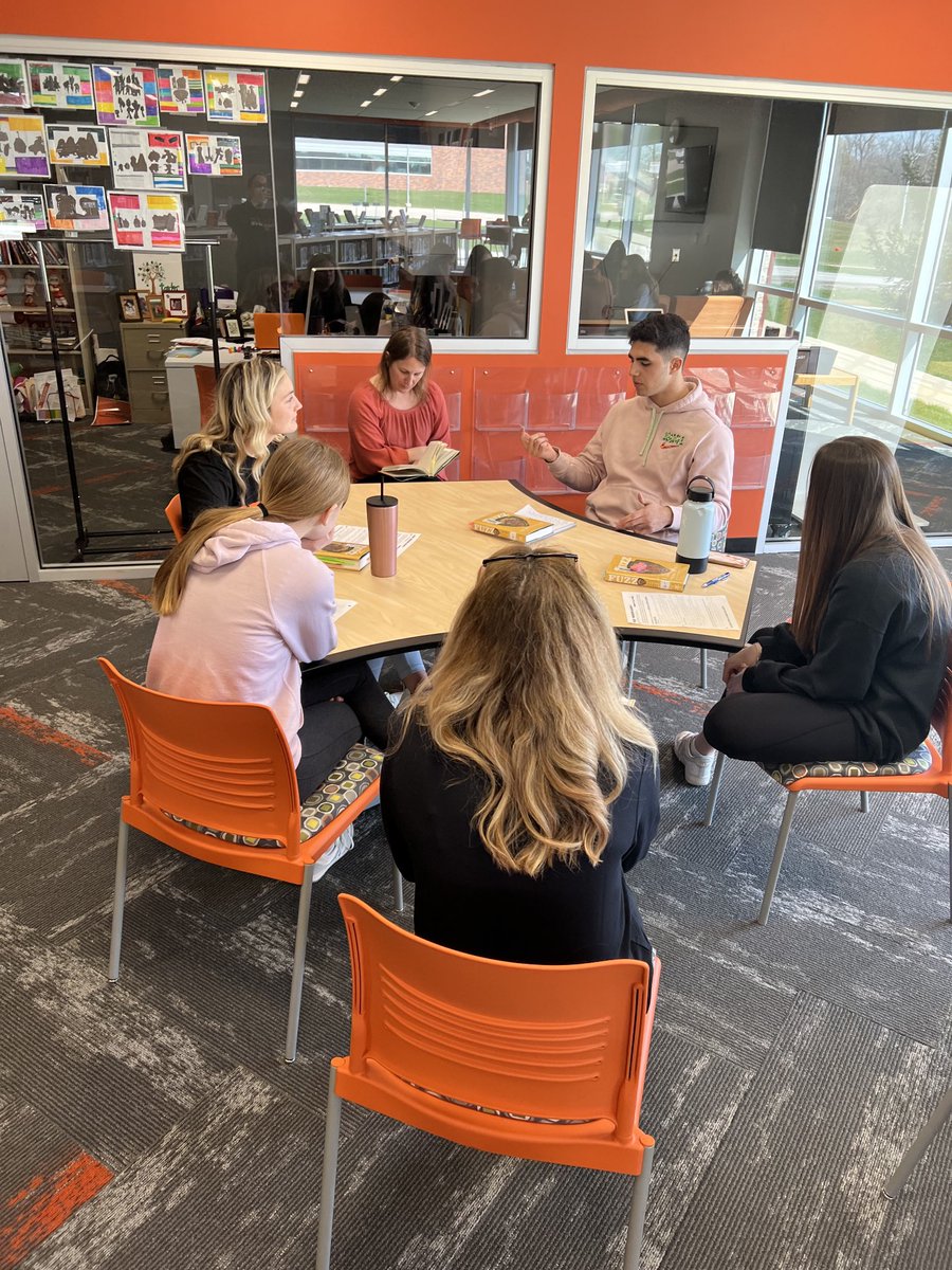 dmpeachy's tweet photo. Zoology in class discussion of FUZZ by ⁦@mary_roach⁩  We are getting closer to our community discussion on May 12th! https://t.co/vJ1xiXksoI