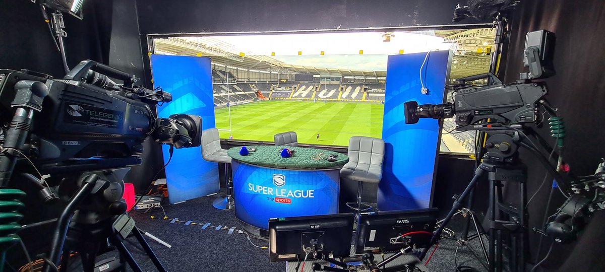 ElStubio's tweet photo. I was practically working from home on Monday covering @hullfcofficial in the studio for Sky Sports. #livecamera #studiocamera #livetv #RugbyLeague https://t.co/VEfLzDRGZf