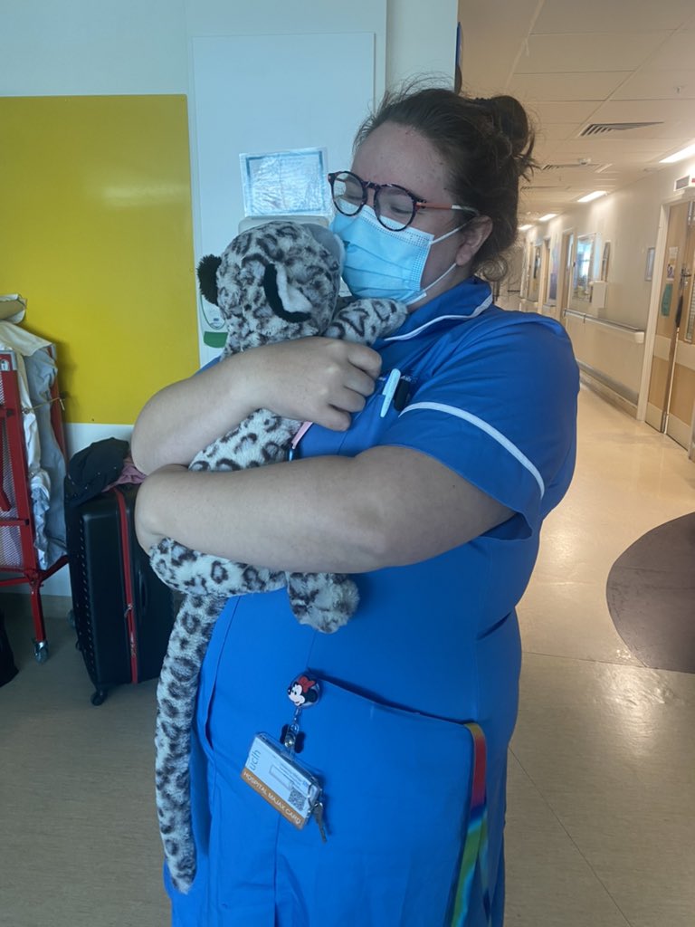 CharlOTte_Paeds's tweet photo. A few weeks ago a patient went to the zoo & came back with this teddy for himself- something to cuddle when he felt sad & stressed. Well today our #T11N team were gifted with our very own duplicate teddy, so we also have something to cuddle when needed. Kids are so thoughtful 😍 https://t.co/Sd8tLxHmnE