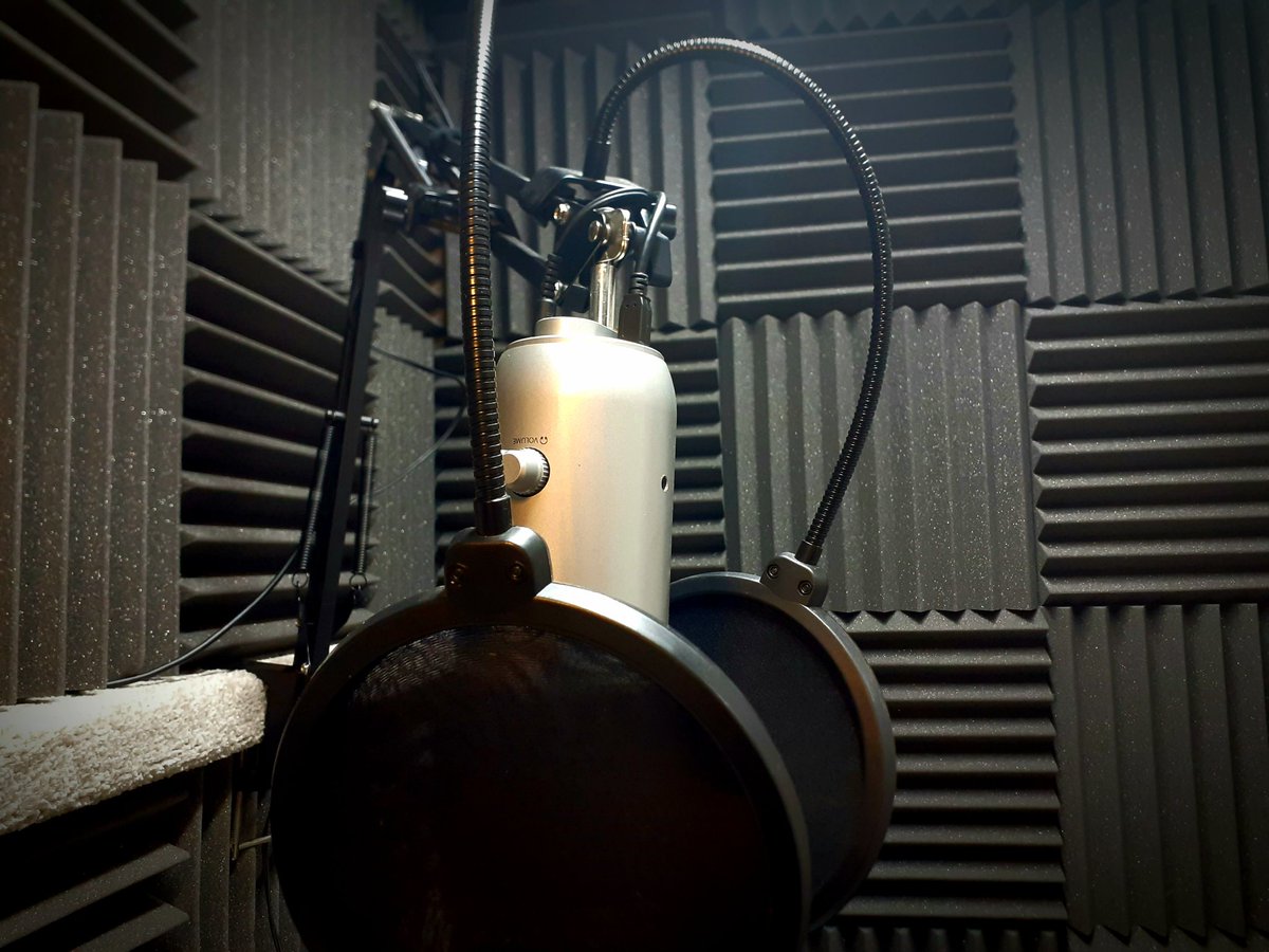 wylde_zak's tweet photo. Who's in the mood for some Podcasts???
Recording Tonight in the ZWP Studio....
#ZWP #Podcasts #ZakWyldeProductions #Recording #PodcastLife #AudioProduction #StudioRecording #Exciting #Audiophile https://t.co/UoZugAAktC