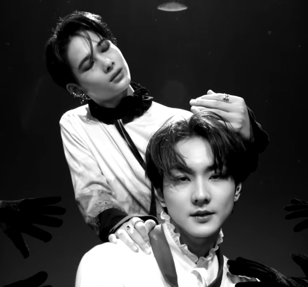 cloudninneeee's tweet photo. 𝐇𝐞𝐚𝐯𝐞𝐧, 𝐚𝐭 𝐚 𝐝𝐢𝐬𝐭𝐚𝐧𝐜𝐞 𝐛𝐮𝐭 𝐡𝐞𝐥𝐥, 𝐮𝐩 𝐜𝐥𝐨𝐬𝐞 — #wonki short au . . https://t.co/hDV8lZXQrI