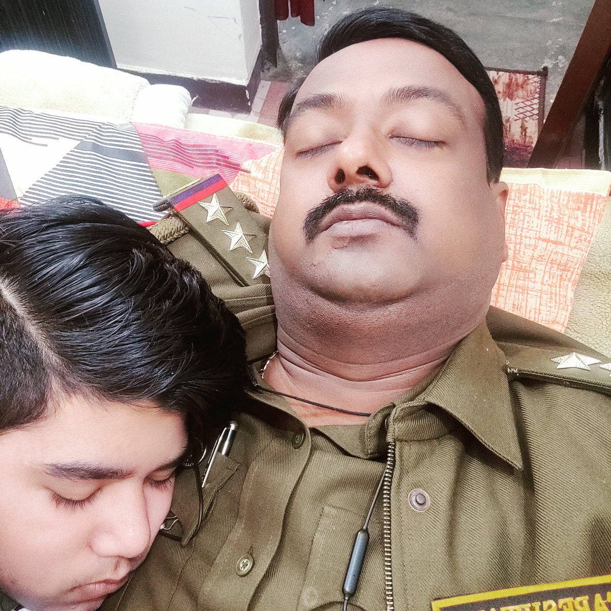 इस तशवीर को देखकर सबसे पहले आपके मन में क्या विचार आता  है….