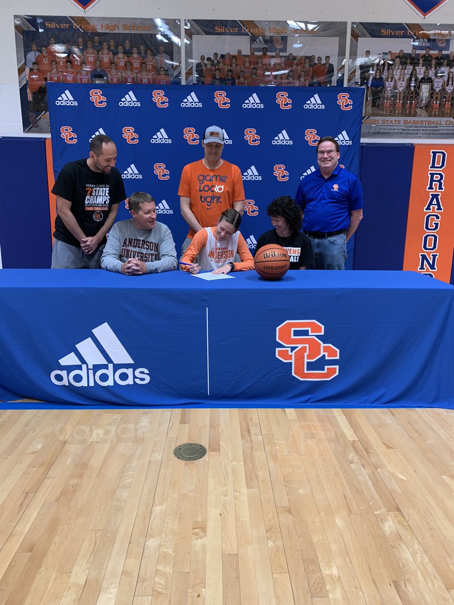 s_sierota13's tweet photo. officially official 🧡 #goravens #official https://t.co/jQ8E6L0Gty