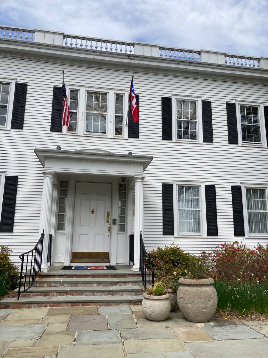 Holding office hours today on <a href="/SylviaBurwell/">Sylvia M. Burwell</a>’s office porch with the AU Grad Workers Union. #realchange #notsparechange No more neoliberal lip service.