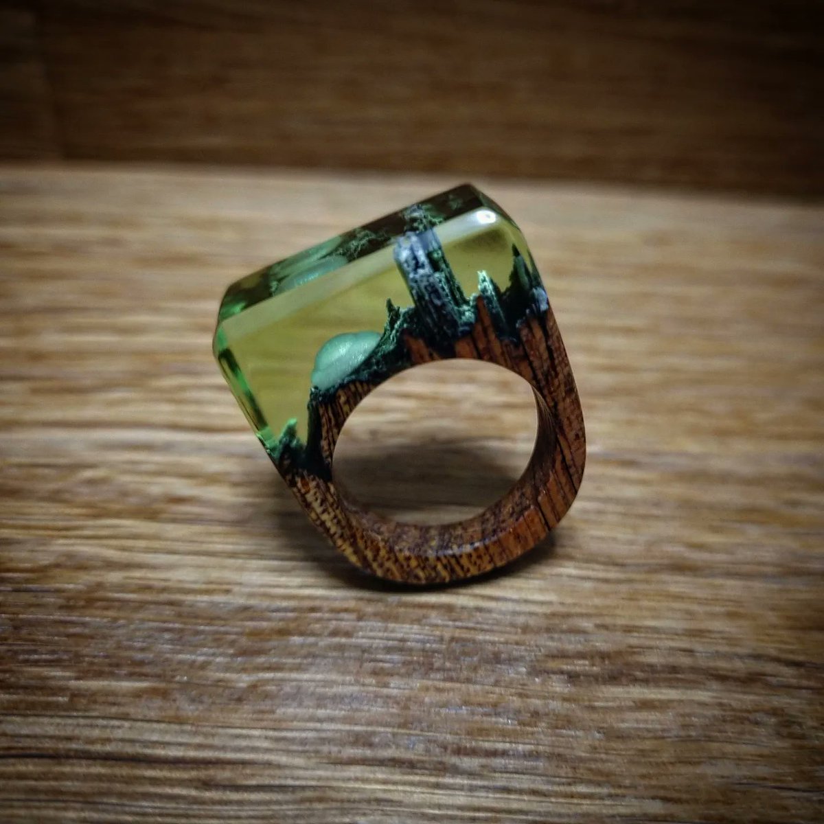 AlienWorldShop's tweet photo. UFO Crash Ring in Peridot
#uforing #uaptwitter #ufosighting #ufoart #ufolife #AlienWorldShop https://t.co/2ryeUIhvlQ