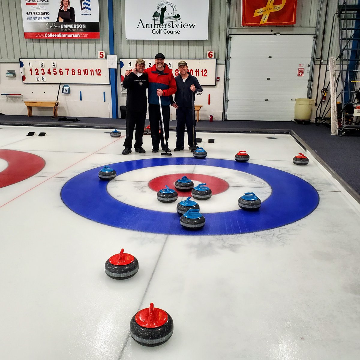 Here's how to finish the #curling season on a high note! Jamie Duffe, Keith Guenter and Dave Gray scored a coveted #eightender April 19 in the men's evening flight league. Congratulations, guys!
#eightenderclub
#curlingrocks🥌
#ourhouseisyourhouse🥌