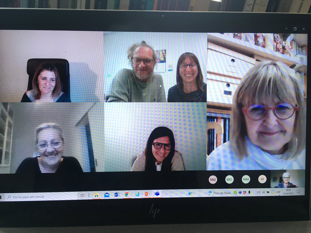 AnnaJolonch's tweet photo. "Liderar escoles que aprenen" aquesta tarda amb 167 docents de les comunitats de pràctiques de #centresFormadors #MUPFS @educaciocat @lid_barcelona @centresenlinia impressionant. Molta energia i compromís des de les escoles per #transformar la formació inicial docent! https://t.co/SFpr15Q6pR