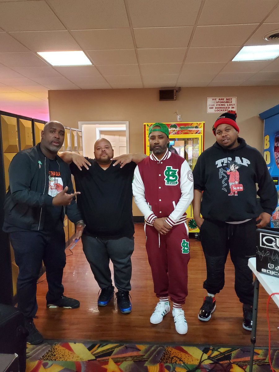 othagreat's tweet image. Kyjuan held it down for 420 Yet again this yr!!! Major S/O 2 @stackianna88 with Higher Clouds Kitchen. These Vegetarian Nachos were Infused n AMAZING!!!! Danm tht was a Good Night!!!